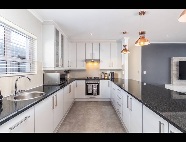 4 BEDROOM FREESTANDING SOLD IN SUNNINGDALE